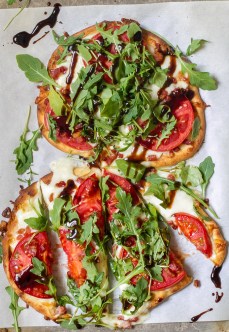 Tomato-Mozzarella-Arugula-Naan-Pizza